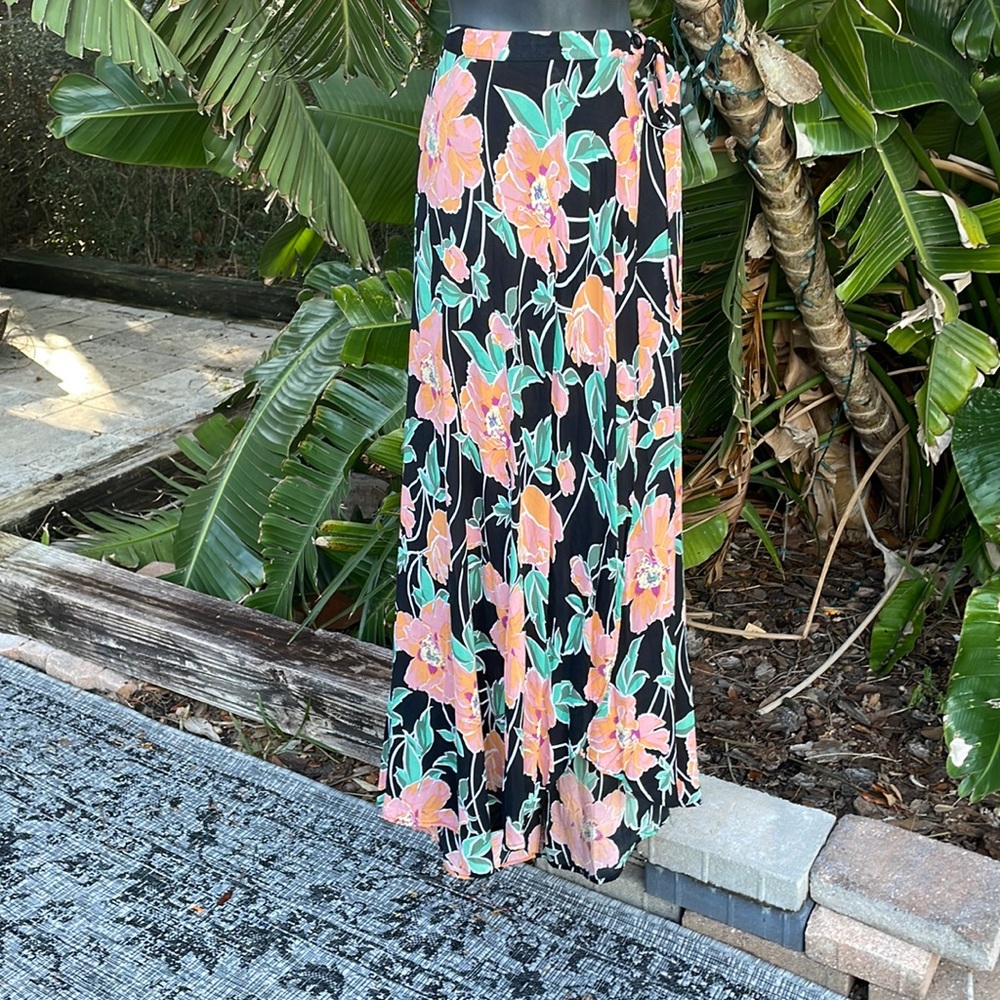 New luck, asymmetric, dark floral wrap skirt